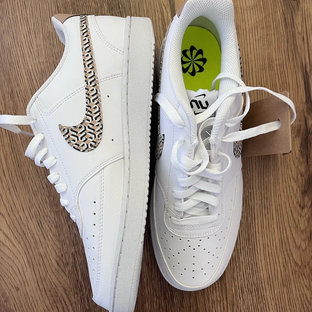 Women's Nike Air Force 1 United In Victory Size 11 NWT no box